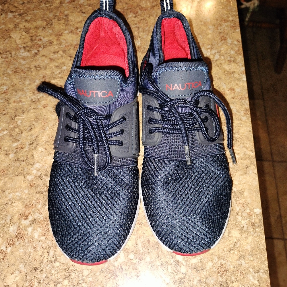 NAUTICA navy blue gym shoe size 3